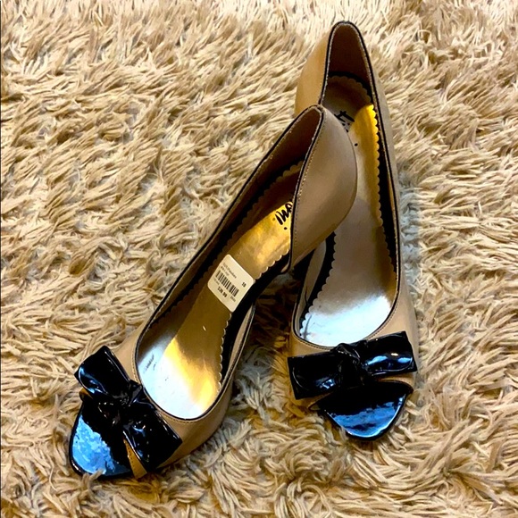 Tan Fioni Pumps - Picture 3 of 5